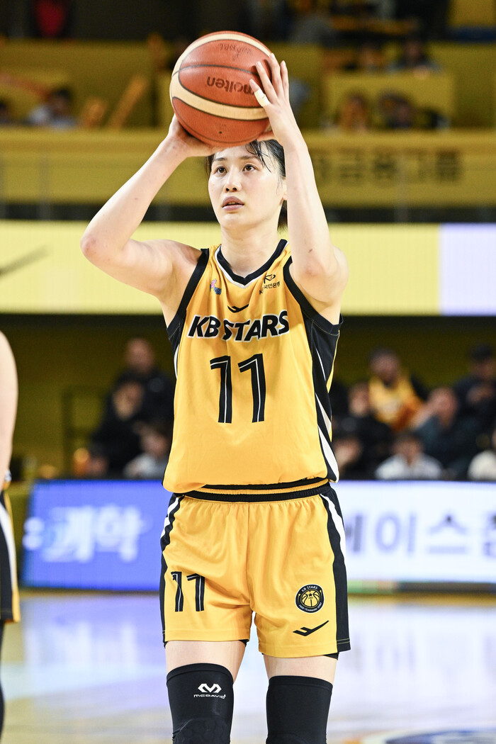 [단독] ‘여자농구 최고 슈터’ 강이...