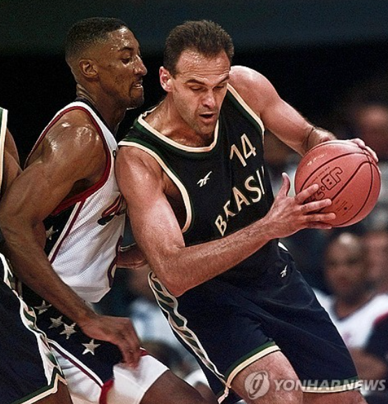 브라질이 사랑하고 코비가 존경한…‘전...