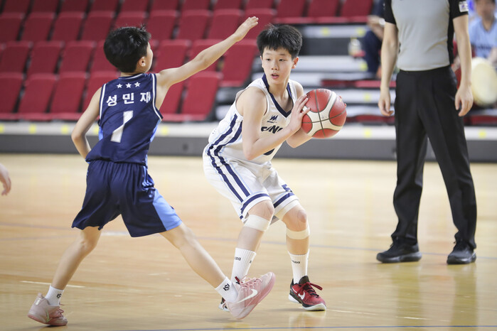 [화보] 아이에스동서 제25회 협회장배 전국초등농구대회 인천송림초와 중앙초 경기 화보