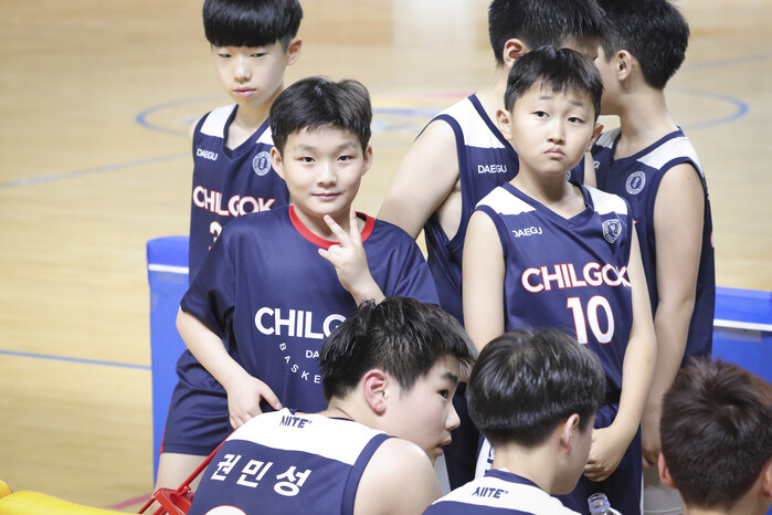 [화보] 아이에스동서 제25회 협회장배 전국초등농구대회 서울연가초와 대구칠곡초 경기 화보