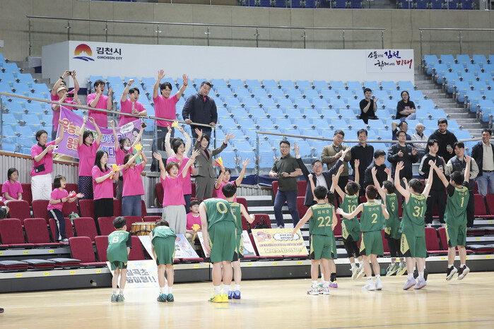 [화보] 아이에스동서 제25회 협회장배 전국초등농구대회 대구칠곡초와 전주송천초 결승 경기 화보