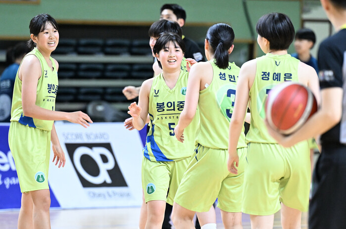 [JB화보] 봉의중, 온양여중에 64-51로 승리