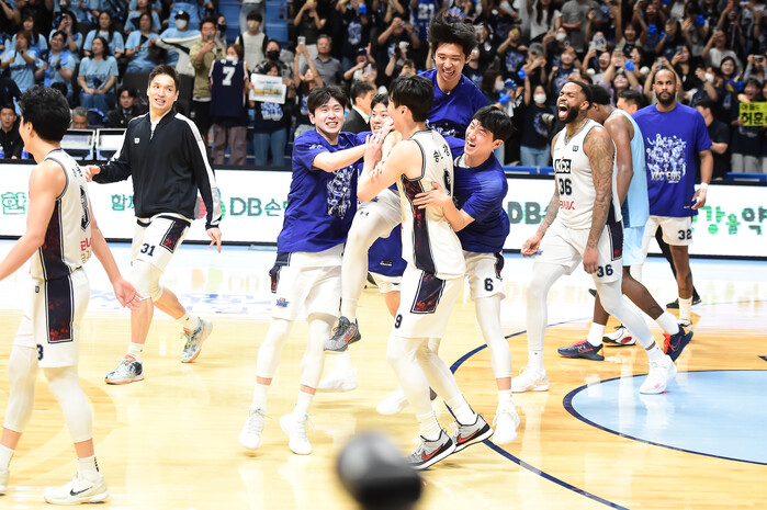 [화보] 슈퍼팀 부산 KCC, 챔프 5차전 76-68로 승리하며 2년만에 다시 우승