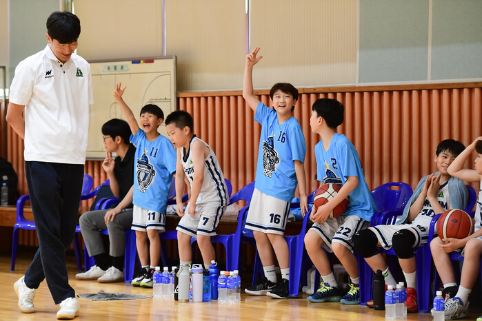 [화보] 2026 하모니리그 인천송림초, 서울삼광초에 69-42로 승리