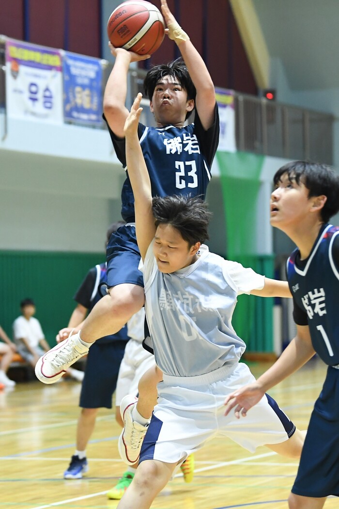 [화보] 2026 농구 스포츠클럽 경기 i1 디비전리그(U15/U14) 신방학중과 불암중의 경기 화보