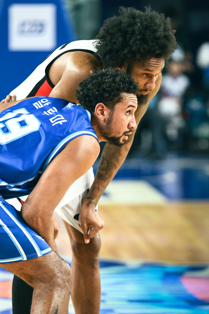 [화보] 케바 알루마 20점 13리바운드 더블더블 한국가스공사, 82-69로 KT에 승리
