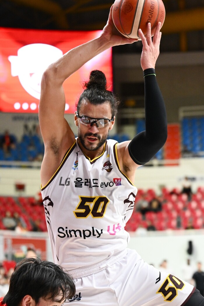 [KBL 모먼트] LG 아셈 마레이, 1경기 최다 34리바운드 대기록 작성 현장